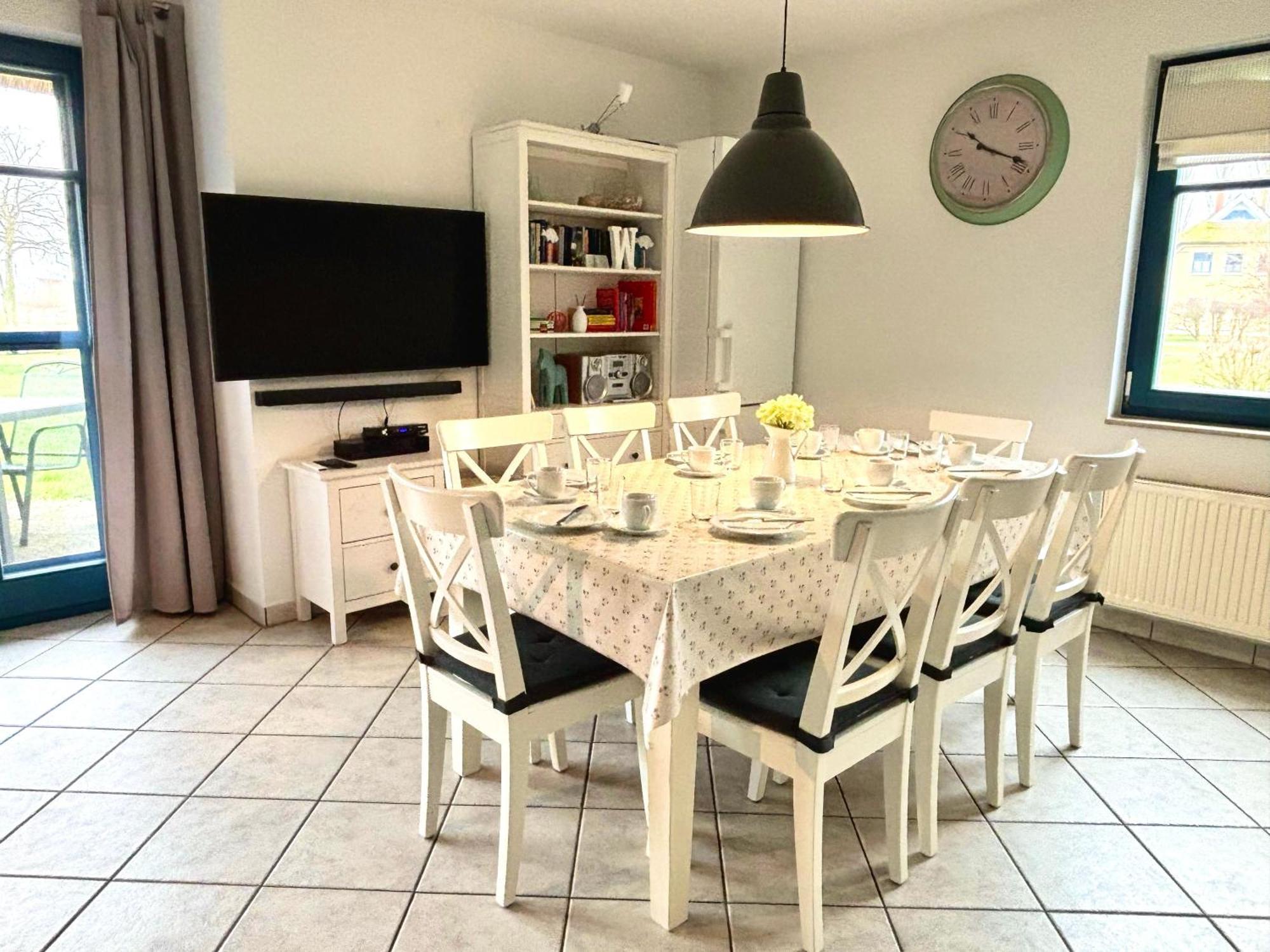 Komfortables Reetdachferienhaus Hasel 1 Puddemin Exterior foto